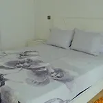 Avenida House A 700 Metros Da