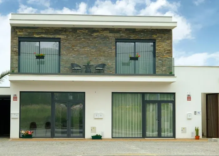 Avenida House A 700 Metros Da *