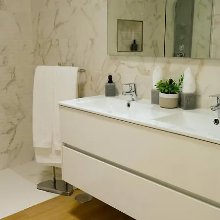 Avenida House A 700 Metros Da * Эшпозенди