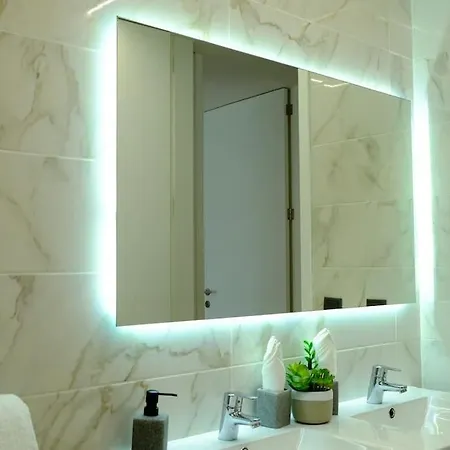 Vakantiehuis Avenida House A 700 Metros Da