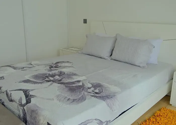 Avenida House A 700 Metros Da